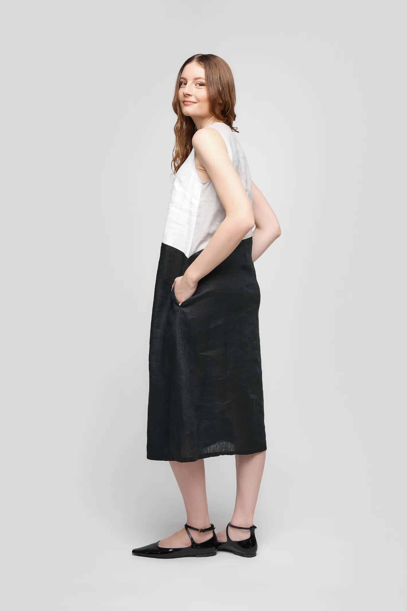 Uchuu CS25-020 Black White Grey Midi Linen Dress